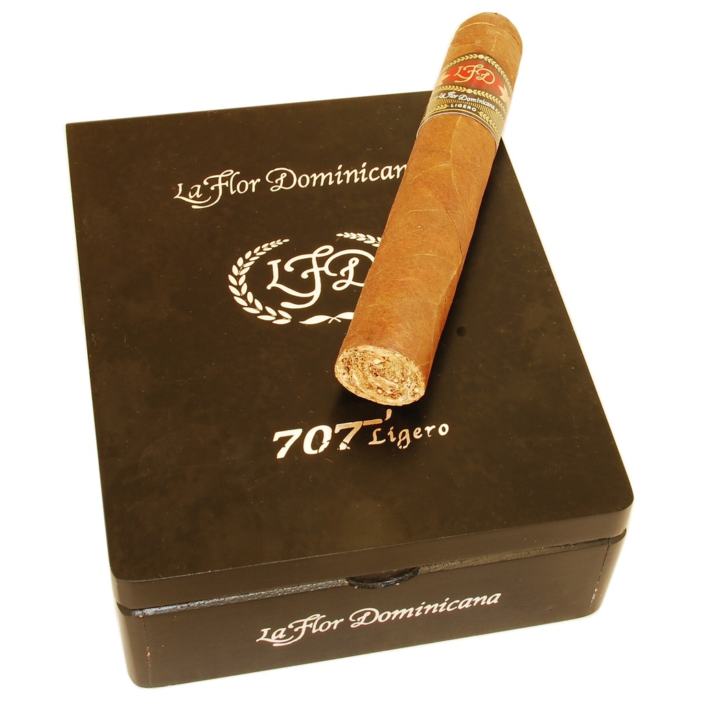 La Flor Dominicana Ligero Natural 707 7" * 70