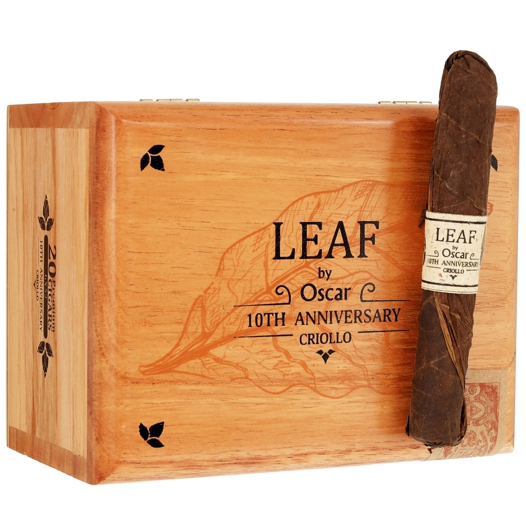 Leaf by Oscar 10th Anniversary Criollo Toro 6" * 52